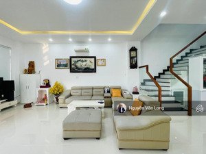nhà phố 9x20m, căn góc 2 mặt tiền đường 25m full nội thất cho thuê giá 37 triệu bao phí quản lý