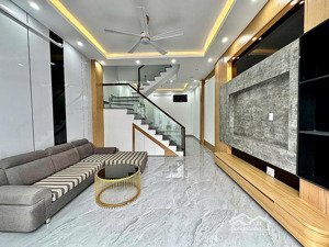 chủ muốn bán ngay trong tháng ngay sát kđt linh đàm, 45m2, 5 tầng, ô tô sát nhà, giá thoả thuận