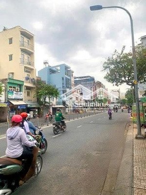 bán nhà mặt tiền trần hưng đạo q5 dt 5x15 cn 67m2 hdt 20 triệu/th giá 14 tỷ