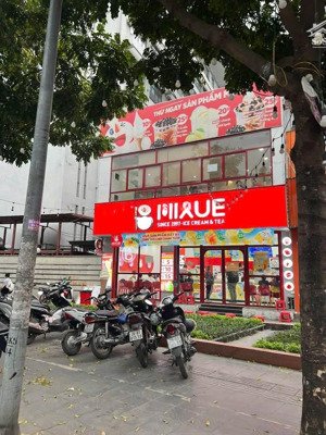 siêp vip phố giảng võ diện tích 220m2 mặt tiền 20m thông sàn riêng biệt vỉa hè rộng giá 170tr/th