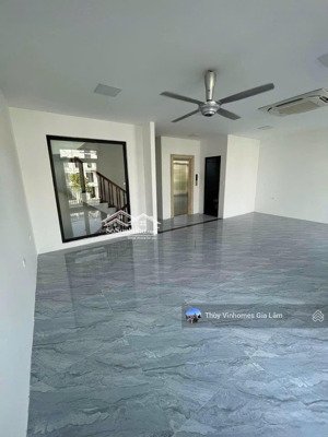 cho thuê biệt thự 5 tầng cạnh đường 52m, tiếp giáp 66 toà chung cư, tiện làm cửa hàng, kho. 10tr/th