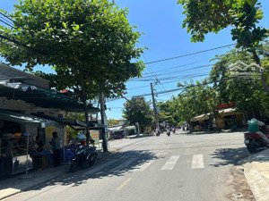 chưa qua đầu tư bán nhà 2 mặt tiền lê văn thứ, 105m2 4pn, gần biển mân thái chỉ 10 tỷ hơn