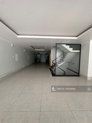 cho thuê nhà quận 2 gần the global city - mặt tiền đường kinh doanh/văn phòng có hầm, thang máy