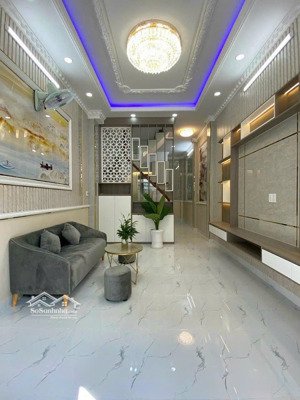 gấp gấp - nhà 2 tầng -hxh - gần phạm văn đồng - dt :80m2 giá 4,6 tỷ