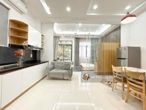 cho thuê chdv hẻm ô tô quay đầu, yên tĩnh, an ninh, thuận tiện di chuyển sân bay, q1, q3