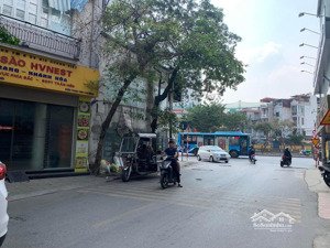 bán đất mp châu long, dt 300m2 mt 10m, vỉa hè rộng, xây khách sạn, nhà hàng, apartm, rất phù hợp