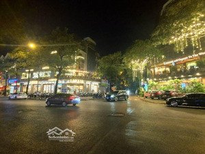 cực hiếm! lô góc! khách sạn 4* siêu dòng tiền phố trần thái tông, quận cầu giấy