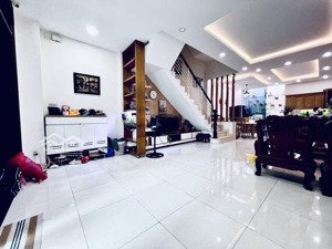 nhà phạm văn bạch - 5x17 - 3 tầng - hẻm thông - 5 pn - 7 tỷ hơn tl