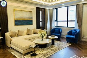 ko đầu tư, ko đi nước ngoài, cần tiền muốn bán căn hộ 105m2 full hết nội thất nhập khẩu, đã có sổ