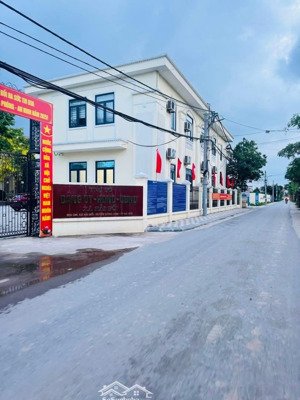 bán nhanh 90.5m2 lô góc trục chính kinh doanh thôn đồng nhân, 130tr/m2