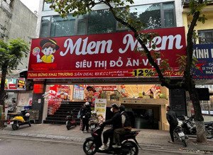 mặt bằng siêu đẹp mặt phố đội cấn ba đình. mt rộng 10m. ngân hàng,công ty,showroom,thẩm mỹ viện,..