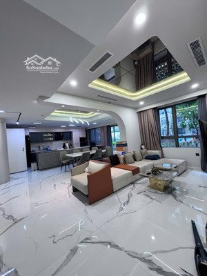 cho thuê duplex sân vườn, dt: 150m2 + 20m2 sân vườn, 3pn, 3wc giá: 36 triệu/ tháng