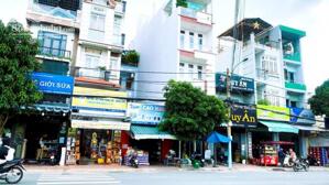 Nhà MT đường 20mét Đại Lộ 2 gần chợ phước bình