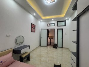 siêu phẩm bay nhanh trong ngày-nhà 3 tầng mới full nội thất-khách chỉ xách vali về ở ngay.