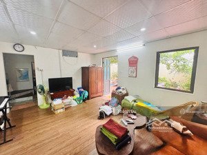 cho thuê nhà nguyên căn, homestay bắc cầu , gần trường việt pháp 300 m2 giá 15 triệu / tháng