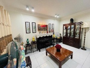 ngô quyền - hà đông, 5tầng, lô góc, ô tô tránh, thoáng sáng ,50m2 -giá 1x tỷ, lh 