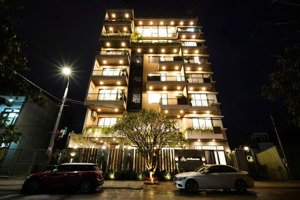 bán tòa khách sạn & apartment 8 tầng - trục đường lê thước - ngay công viên hồ nghinh