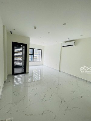 nhà mới bóc seal, cắt lỗ tháng 8, studio (34m2) gh5 view hồ bơi, 2tỷ080 all in, ms trân