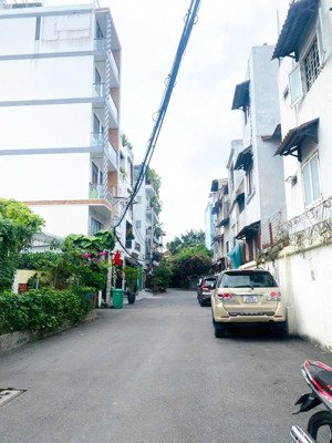 nhà cấp 4 hẻm xe hơi 8m cách rạch xuyên tâm 50m, nguyễn xí p13, (5x19m) giá 9.5 tỷ