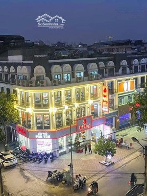 cực đẹp! cho thuê nhà mặt phố phùng khoang, với lô góc 3 mặt tiền, diện tích: 210m2 x 4 tầng.