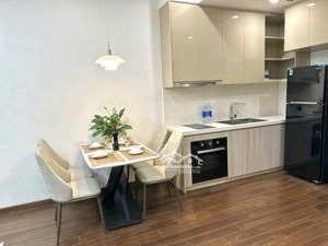 tôi bán gấp căn 1pn+ 43m2, 2 tỷ 885tr, tầng 16 full đồ đầu tư hơn 250tr sẵn sổ tòa s4 smart city