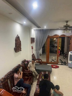 cần bán nhà 3 tầng đường 7.5m mẹ thứ - hoà xuân - trục kinh doanh