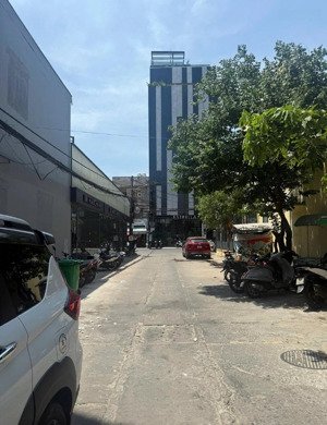 lô góc 3 mặt tiền phan thúc duyện dt:151.1m2. ngang: 6.4m. 26.5tỷ.