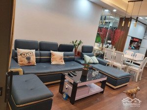 gia đình bán căn góc cc ngô gia tự, q. 10. dt 85m2 2p 2wc. sh. giá 3,95 tỷ. lh 