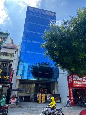 duy nhất một căn mt ngay ngô gia tự, quận 10. 10mx30m. xd: hầm 8 tầng. hđt: 250triệu. giá 75tỷ