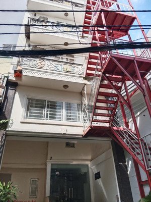 bán chdv cư xá bắc hải hầm + 5 lầu cho thuê 180tr/tháng giá bán chỉ 35,9 tỉ gồm 45 phòng + 1 mb