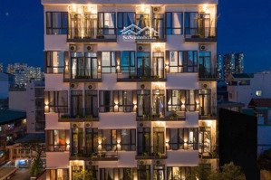 bán tòa nhà góc 2 mặt tiền nơ trang long. dt 1342m2 (22x61m), 6 tầng tn 500tr. giá 175 tỷ tin thật