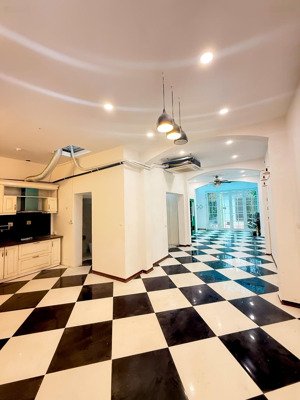 chính chủ, cho thuê nhà nguyên căn 106 hoàng quốc việt