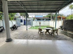 cho thuê nhà sân vườn 500m gần ubnd phường phú mỹ tdm bình dương