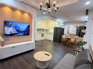 cho thuê căn hộ 2pn full nội thất tại times city. giá từ 14 triệu/tháng- lh e giang 