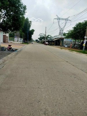 đất hòa lợi bên cát, diện tích hiếm hơn 3600m2, đườn xe tài giá chưa tới 12tr/m2