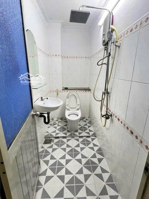 cho thuê nhà mặt tiền khu bình phú, phường 10, quận 6. dt: 4*12. 2 tầng. giá 18 triệu