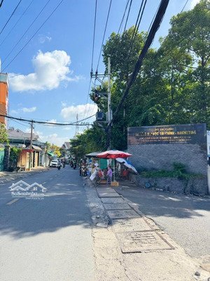 chỉ nhỉnh 4 tỷ có nhà hxh thông ngay lê văn việt. 60m2