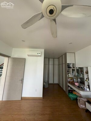 BÁN NHÀ ĐẸP HẺM XE HƠI - DIỆN TÍCH KHỦNG GẦN PHẠM VĂN ĐỒNG, Q.BÌNH THẠNH DT:10x16,5CN:183m2