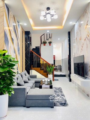 nhà 4tầnghxhnguyễn văn khốip9 gò vấpdt45m2giá6tỷ890 triệu.