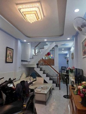 nhà phố gò công q5 giá chưa tới 6 tỷ tl bớt lộc giảm 200 triệu gần chợ lớn khu vực sầm uất kdmbtốt