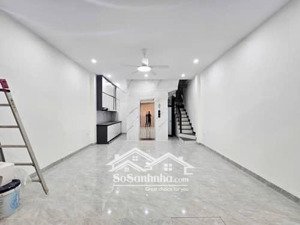 bán nhà phố tôn đức thắng, cách mặt phố 30m, nhà xây 6 tầng, thang máy, ngõ oto, kinh doanh tốt.