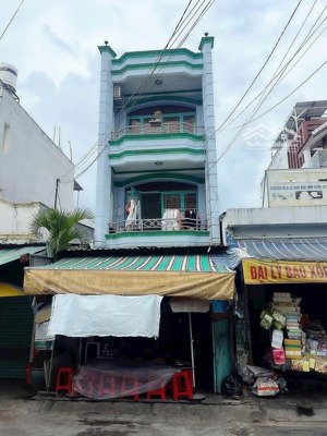 bán nhà 4,2mx27m mặt tiền chợ hiệp thành 22, quận 12, 1 trệt 2 lầu, giá bán: 9.750 tỷ