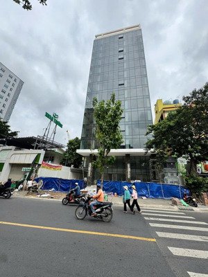 bán tòa nhà đường lam sơn khu sân bay 12x26m kết cấu: hầm 7 tầng giá: 60 tỷ hđt: 210tr/tháng