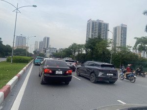 bán nhà trần bình ,phân lô ,ô tô đỗ cửa ngõ thông ,kinh doanh ,mặt tiền rộng gần viện 198