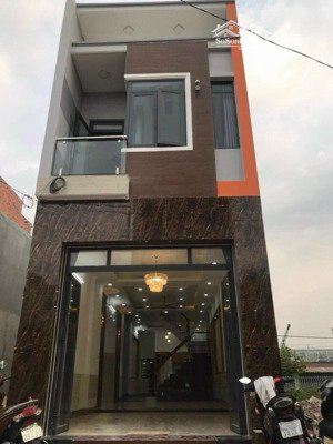 chủ gửi bán nhà 1t2l phường biên hoà ( hoá an). dt: 4x18=72m2. giá: 3tỷ6 tl đường trước nhà 6m