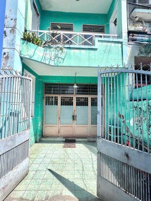 tính ra 56tr/m2 có được nhà lầu. nhà 1t1l cũ - 98m2 full thổ sát vạn phúc city - giá 5.5tỷ