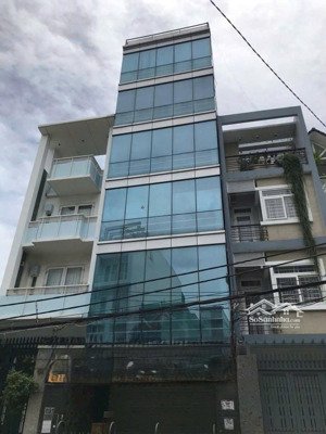 cho thuê toà nhà 7 9 11 phó đức chính quận 1 . gần nhà ga , chợ bến thành.