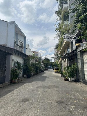 hàng hiếm! ngang 5m, nhà 3 tầng đường 8m gần mặt tiền lê đức thọ; thông nhà vh thiếu nhi. nhỉnh 8tỷ