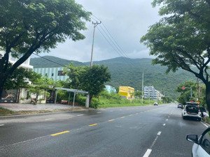 chính chủ bán đất đường lê văn lương 15,5m - lề 5m , dt 300m2 ngang 15m ,cách bãi tắm 300m , 17ty