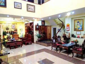 phố bồ đề 75m2 rộng đẹp thoáng, ô tô đỗ gần giá rẻ chỉ nhỉnh hơn 10 tỷ